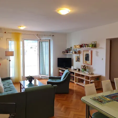 Apartment Silva, 50m From Makarska