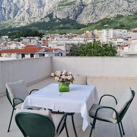 Silva, 50m From Apartment Makarska