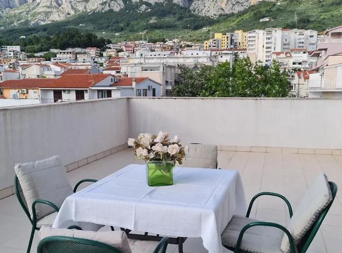 Silva, 50m From Apartment Makarska