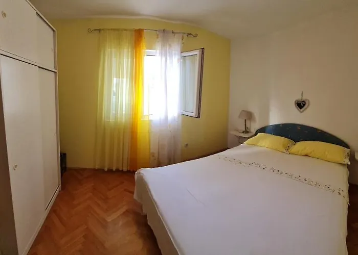 Apartment Silva, 50m From Makarska